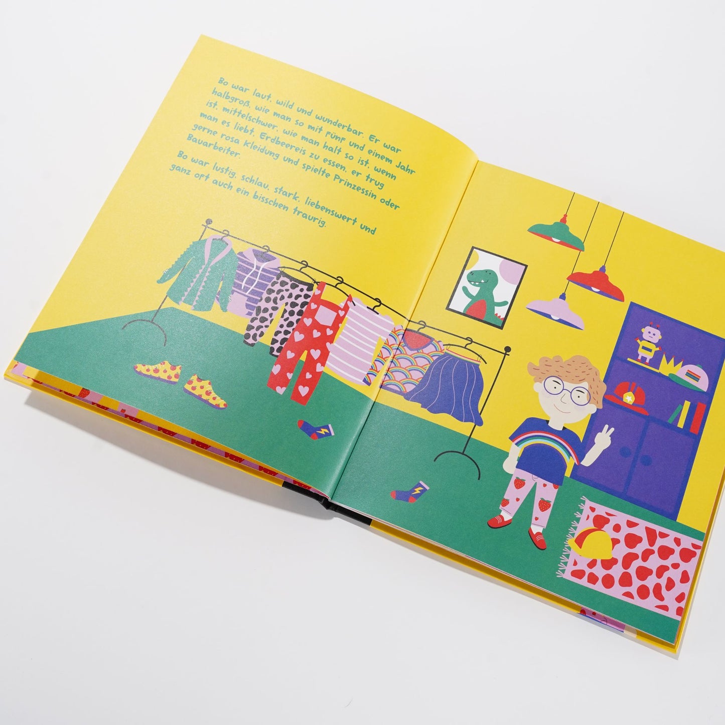 Bo mit der rosa Erdbeerhose